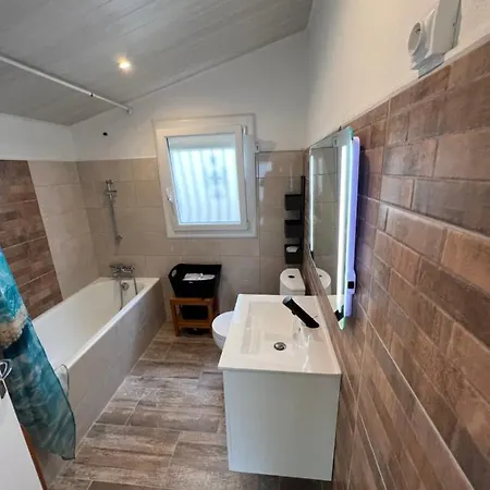 Grand F3 Vue Centre Proche Commerces Apartmán *